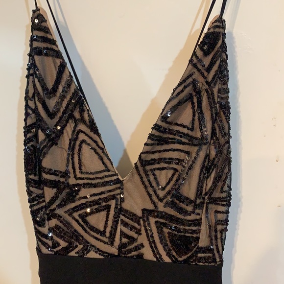 Windsor prom dress - Picture 2 of 6